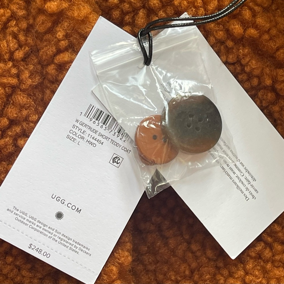 UGG Gertrude Short Teddy Coat in Chestnut Brown Sz Large Soft and cozy - Picture 10 of 13